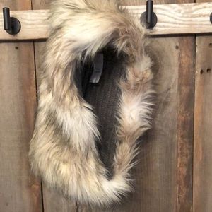2011 Gap Snood Faux Fur in White Brown Gray
